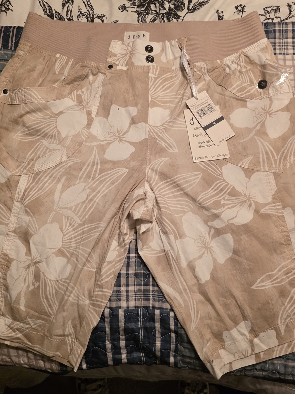 dash Beige Ribbed Waist Floral Shorts Women's Medium Nwt